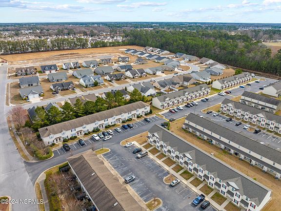5th image of 4001 Cobblestone Drive #011