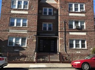 649 Bronx River Rd APT 1R, Yonkers, NY 10704