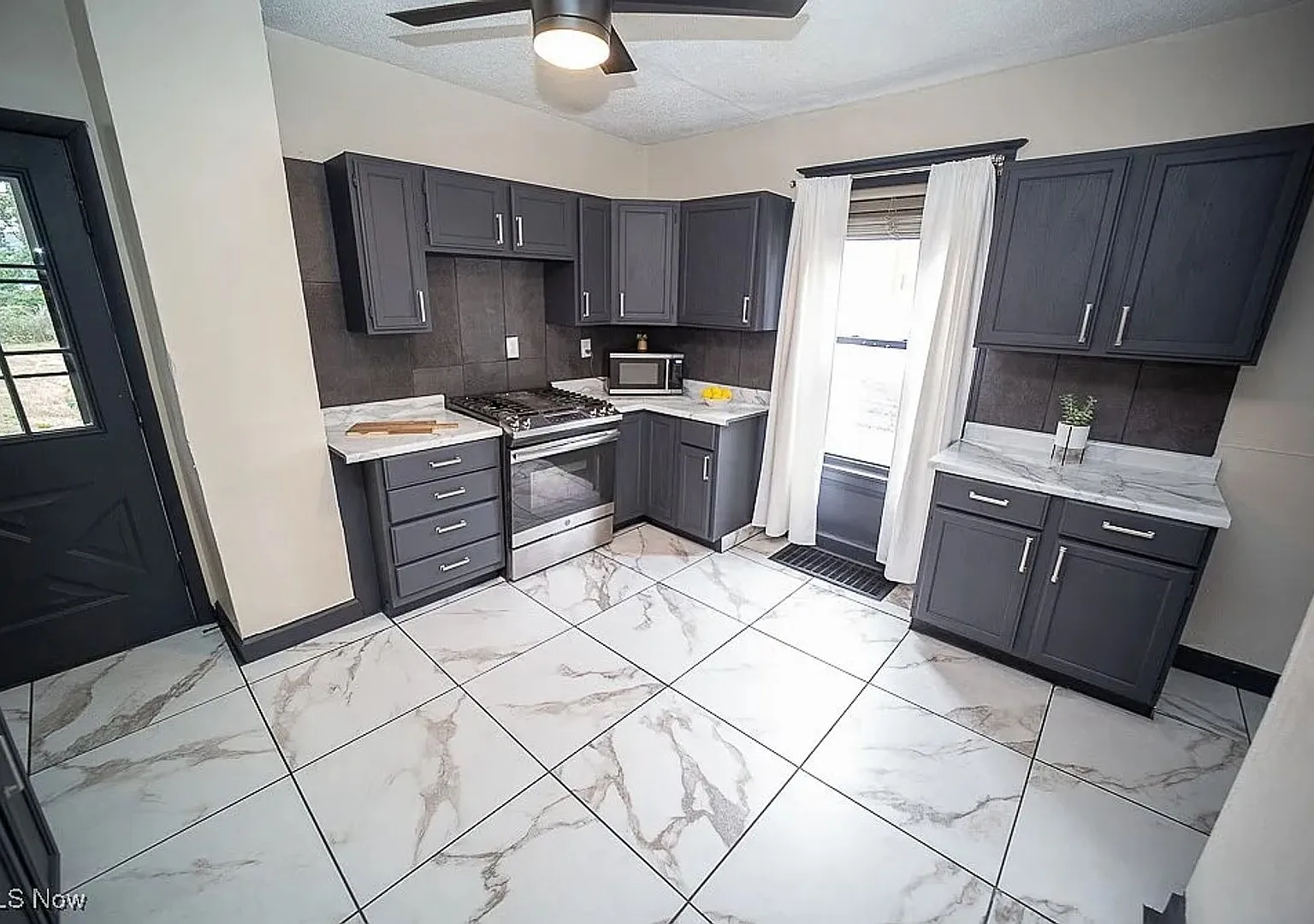 4bd/ 1ba- Lorain: First Month Rent And Security Deposit Half Off! — Photo 3