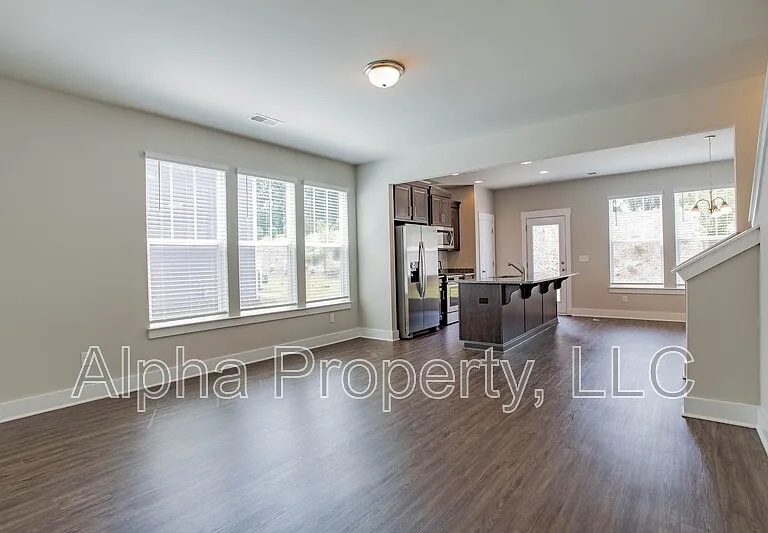385 Hague Dr — Photo 7