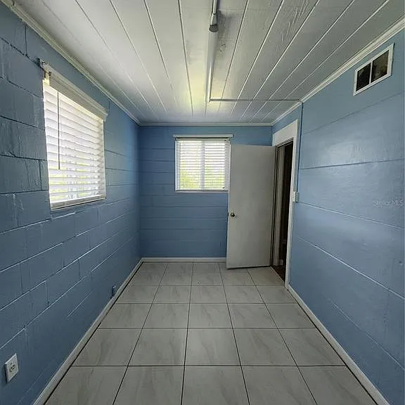 1014 NE 10th Pl — Photo 34