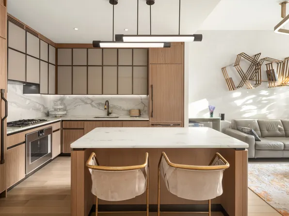 515 West 18th Street image 2 of 14