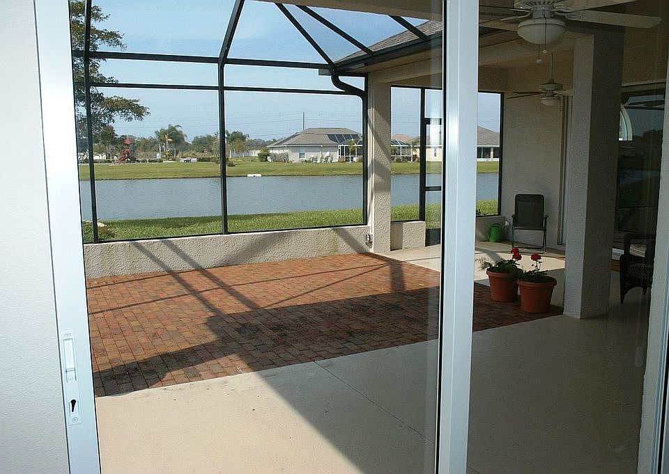 Lakefront fully screened porch
