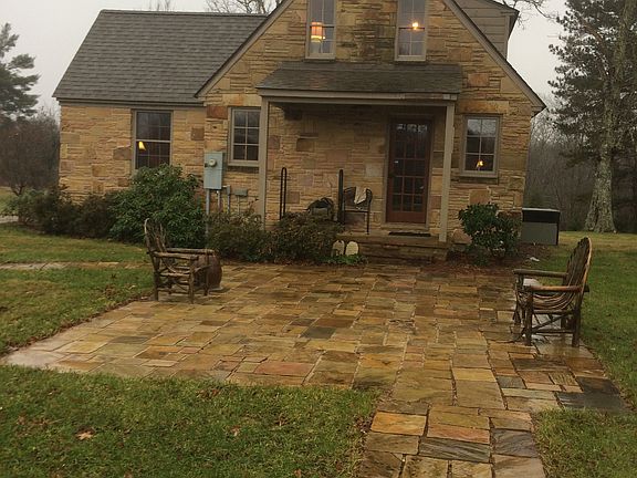 4th image of 661 Huckleberry Ln