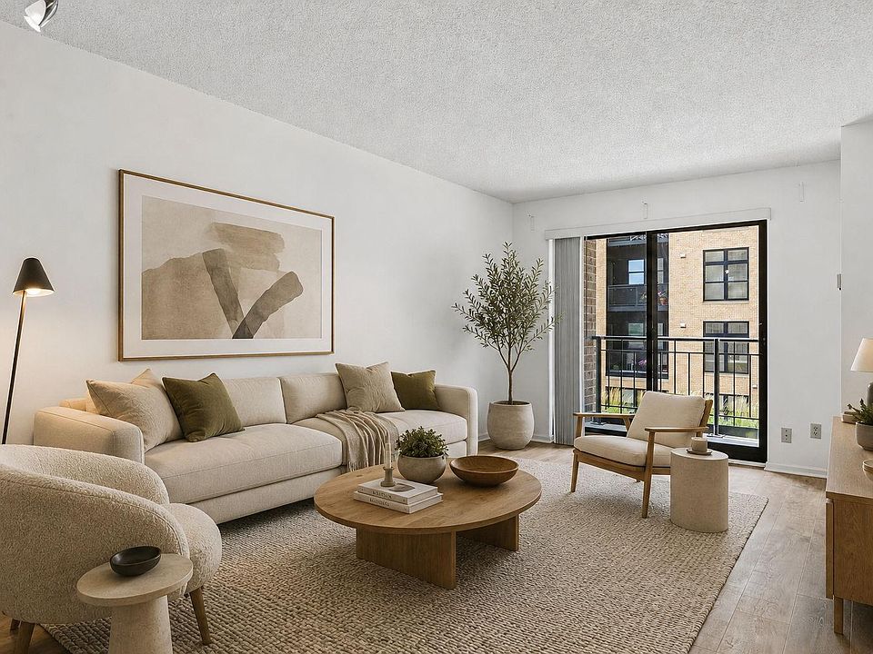 1st image of 401 1st St S #203