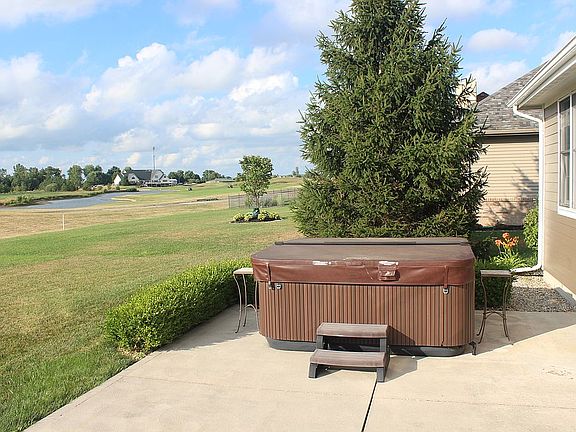 5th image of 1648 Saint George Cir