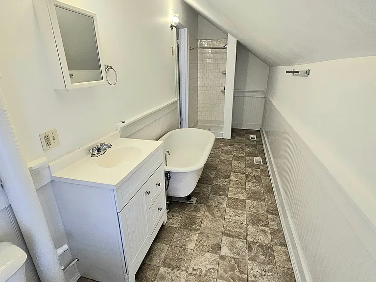 402 Burns Ave #2 — Photo 8