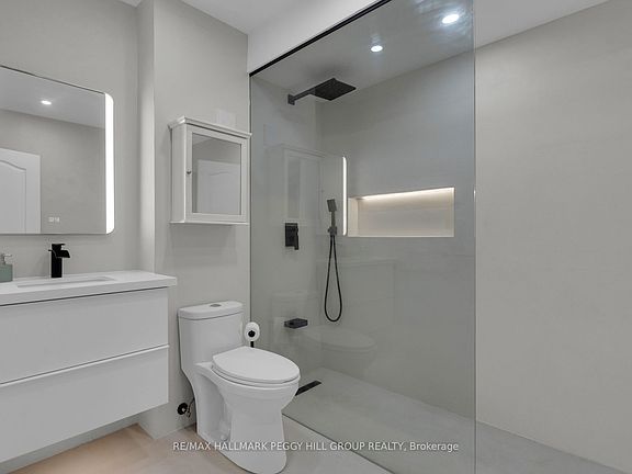 5th image of 247 Diana Dr