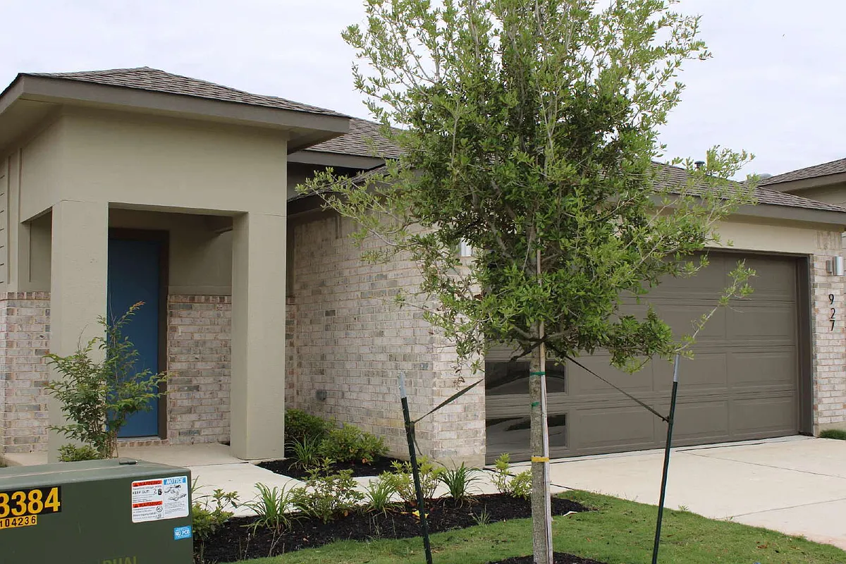 Building Photo - 927 Lady Bird Ln