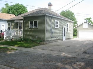 1405 Smith St, Essexville, MI