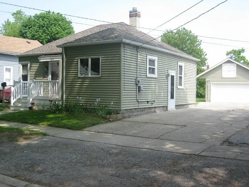 1405 Smith St photo 1