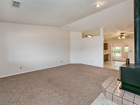 3rd image of 3701 N Lynx Lake Dr