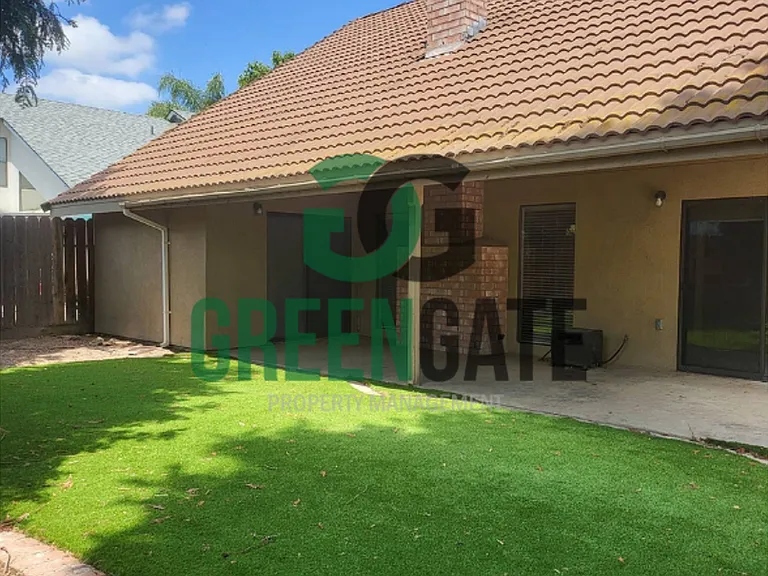 2428 Woodvale Dr — Photo 52