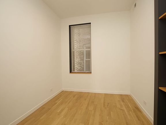 5th image of 908 N California Ave #A02c