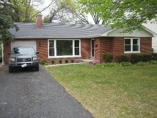 108 Chicago Ave #0, Clarendon Hills, IL 60514