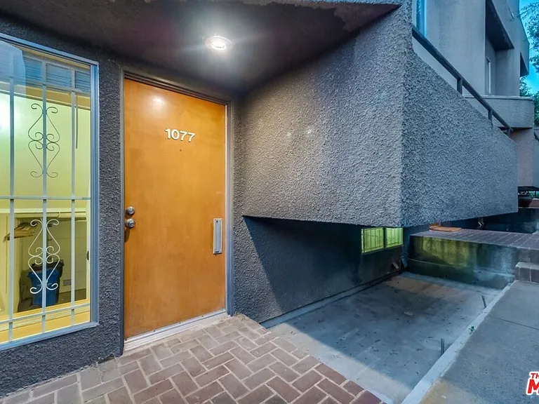 1077 W Kensington Rd #3 — Photo 9