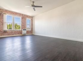 Hollymont Apartments