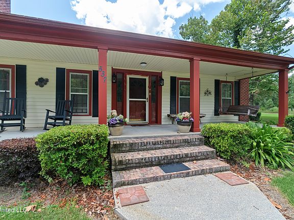 4th image of 557 Old Highway 49