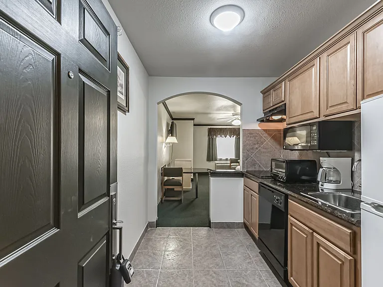1025 Swanson St — Photo 32