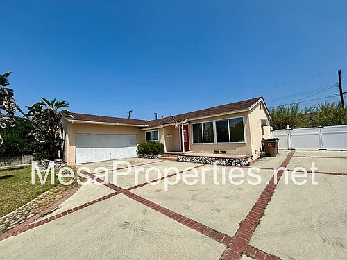 811 Drake Ave Photo 1