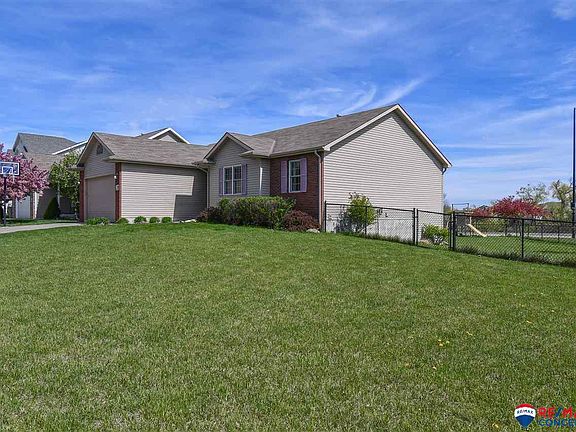 3rd image of 1701 Blackhawk Dr