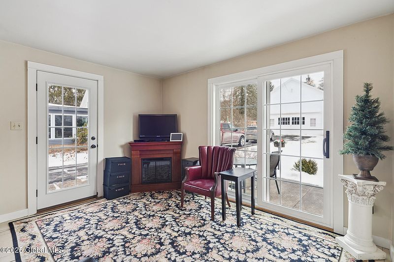 3rd image of 122 Wells Avenue