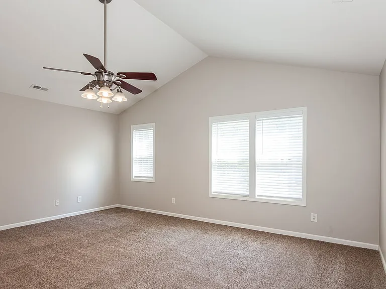 11239 Heritage Green Dr — Photo 10