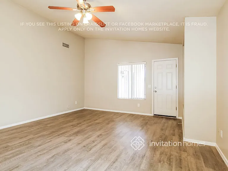 2046 N 90th Ln — Photo 4