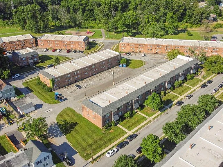 Maple Walk Apartments — Photo 44
