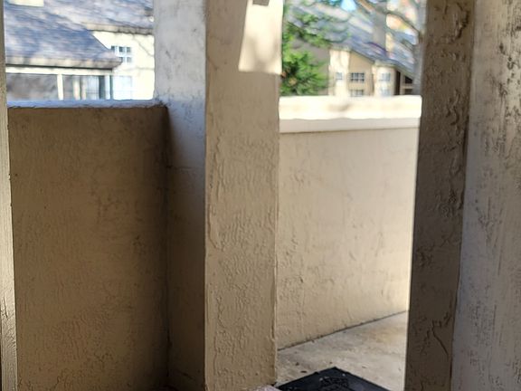 covered entry way