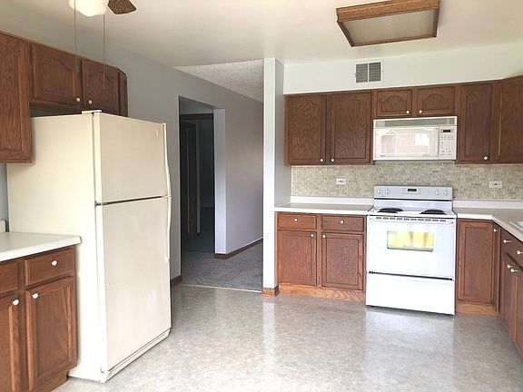 3rd image of 1432 Carol Ct APT 1A