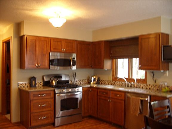 3rd image of 431 Saint Clair Ave