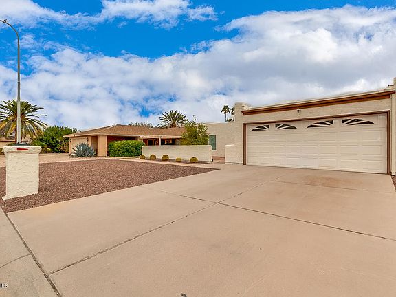 3rd image of 26601 S Nicklaus Dr