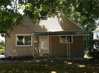 1930 8th St SW, Akron, OH 44314