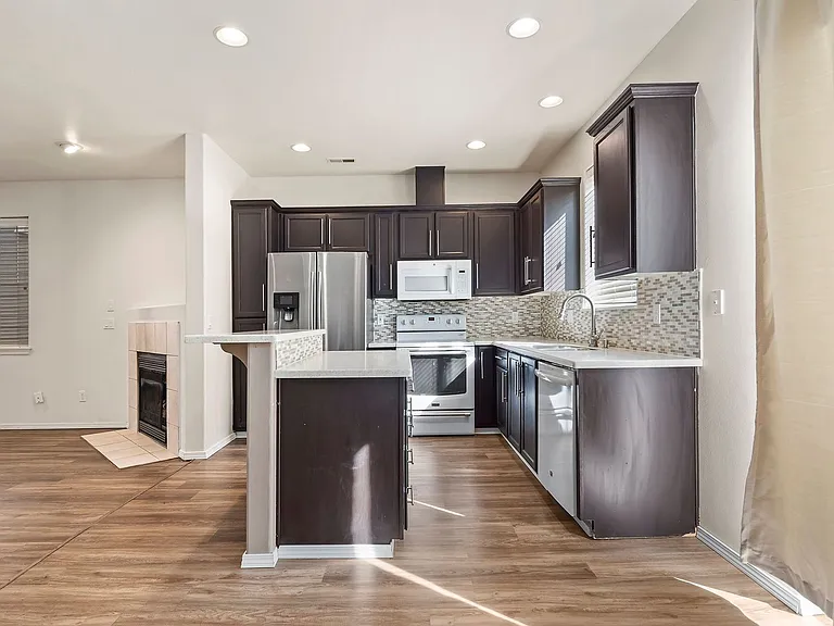 9284 SW Sweek Dr — Photo 13