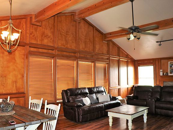 Living room area 