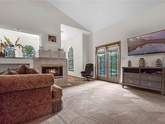 5th image of 3162 Zaharias Dr