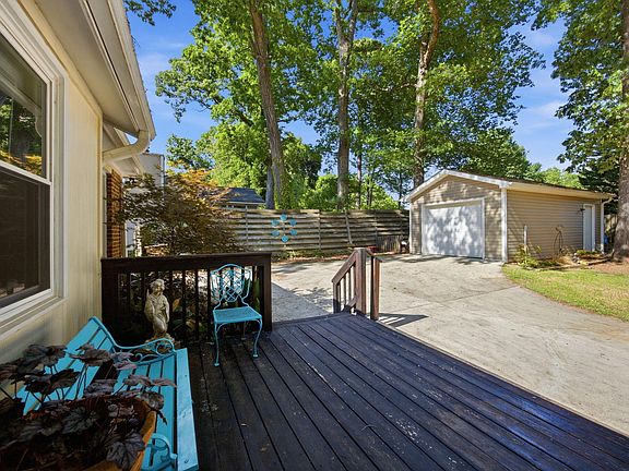 4th image of 311 Dunhagan Pl