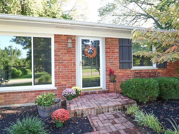 2nd image of 9598 Creekside Dr