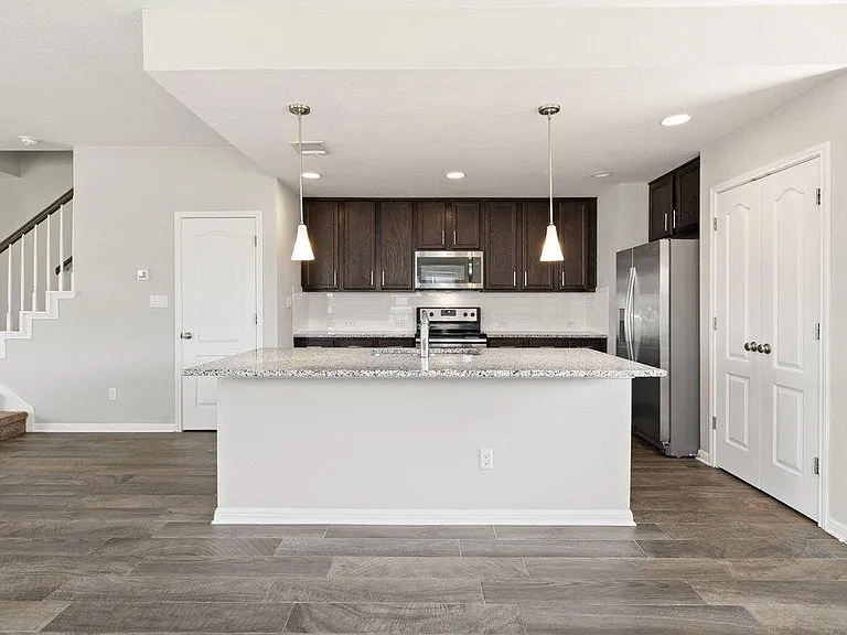 719 Coconut Grv — Photo 10