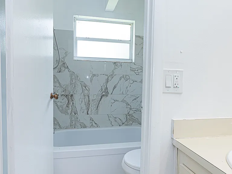 202 Sparrow Dr #1 — Photo 7