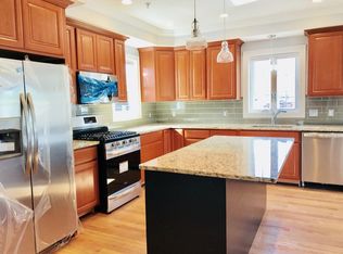 84 Prospect St #1R, Waltham, MA 02453
