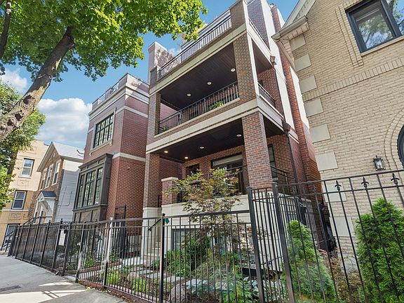 3rd image of 2307 N Greenview Ave #3