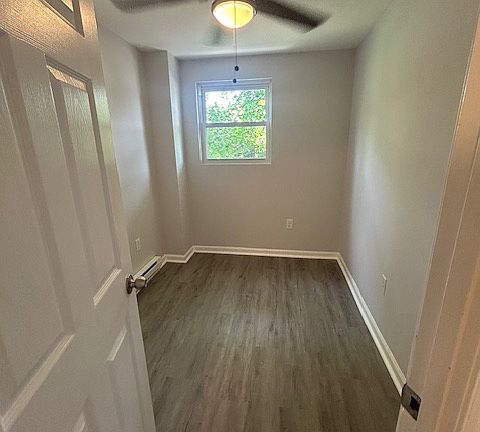 5th image of 1010 Darley Ave