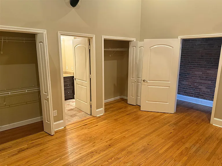 126 N Main St — Photo 7