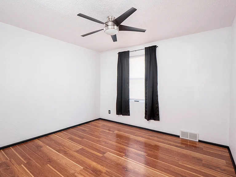 327 W Felton Ave — Photo 13