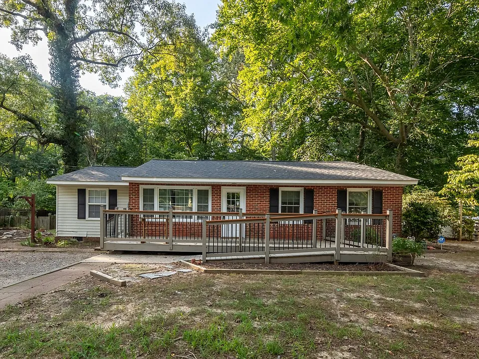104 Schenck Dr