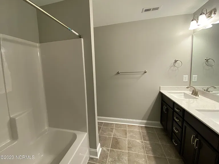 2417 Zircon Dr — Photo 17