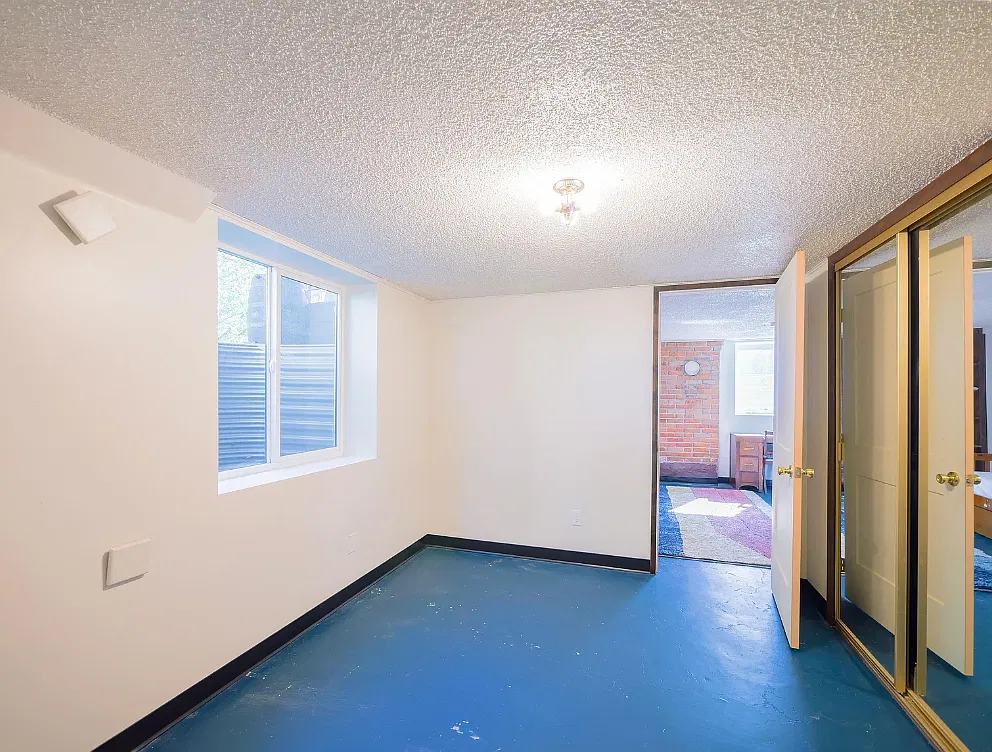 4 bed, 2000 sqft, $2,300 — Photo 2