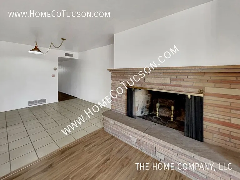 3238 E Hawthorne St — Photo 8